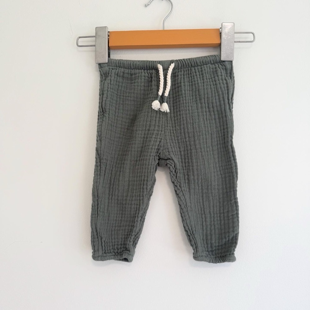 H&M gauzy soft pants 4-6 months